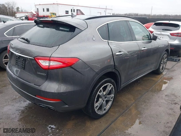 2017 Maserati Levante with VIN ZN661XUS7HX251563, listed as a IAAI auction lot 41500914 with 1 mi miles. Bid and sale history available at carsss.com. Image 4.