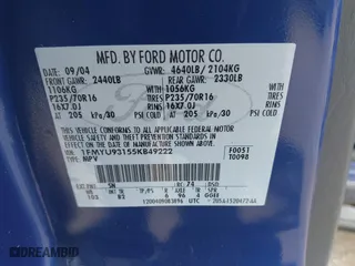 2005 Ford Escape XLT with VIN 1FMYU93155KB49222, listed as a IAAI auction lot 42055463 with 208,866 mi miles. Bid and sale history available at carsss.com. Image 9.