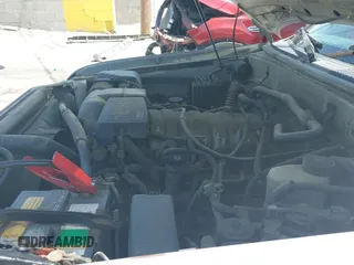2002 Toyota Tundra SR5 с VIN 5TBRT34182S315799, выставлен на аукционе IAAI как лот 43111992 с пробегом 294 026 миль миль и . История ставок и продаж доступна на DreamBid. Изображение 19.
