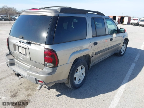 2003 Chevrolet TrailBlazer EXT LT with VIN 1GNES16S936226237, listed as a IAAI auction lot 41826283 with 178,197 mi miles. Bid and sale history available at carsss.com. Image 4.