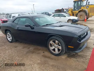 2011 Dodge Challenger z VIN 2B3CJ4DGXBH510901, wystawiony jako IAAI lot #41557489 z przebiegiem 197 142 mil mil oraz . Historia ofert i sprzedaży dostępna na DreamBid. Obrazek 1.