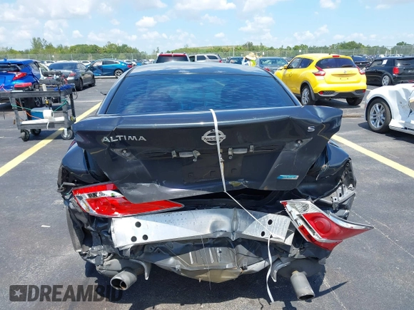 2013 Nissan Altima SL with VIN 1N4AL3AP9DC214665, listed as a IAAI auction lot 42671720 with 153,020 mi miles and . Bid and sale history available at DreamBid. Image 6.