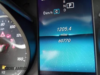 2019 Mercedes-Benz C 300 z VIN 55SWF8DB6KU315584, wystawiony jako IAAI lot #42114660 z przebiegiem 60 770 mil mil oraz . Historia ofert i sprzedaży dostępna na DreamBid. Obrazek 16.