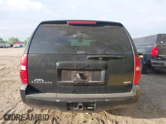 2007 Chevrolet Suburban LT с VIN 1GNFK16317J312027, выставлен на аукционе IAAI как лот 42214940 с пробегом 305 088 миль миль и . История ставок и продаж доступна на DreamBid. Изображение 16.