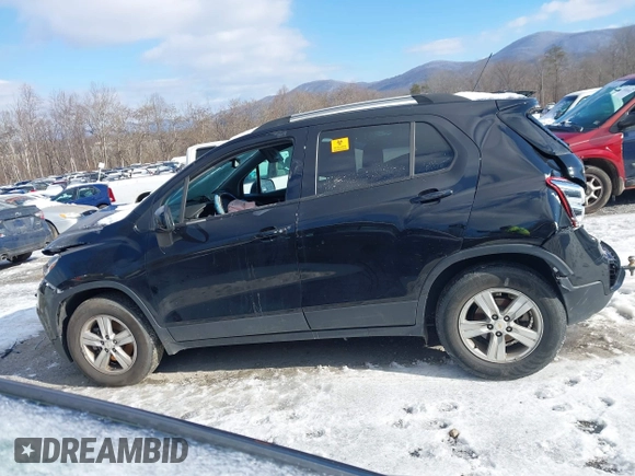 2022 Chevrolet Trax LT with VIN KL7CJPSM2NB567855, listed as a IAAI auction lot 41242877 with 87,001 mi miles. Bid and sale history available at carsss.com. Image 14.