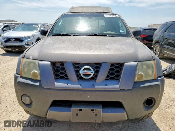 2007 Nissan Xterra SE z VIN 5N1AN08U87C541783, wystawiony jako Copart lot #57088435 z przebiegiem 219 173 mil mil oraz Czysty tytuł • Clean title. Historia ofert i sprzedaży dostępna na DreamBid. Obrazek 5.