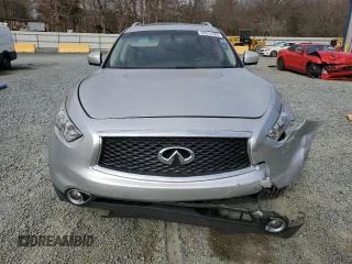 2017 Infiniti QX70 z VIN JN8CS1MW4HM413947, wystawiony jako Copart lot #44513185 z przebiegiem 75 049 mil mil oraz Szkoda całkowita • Salvage title. Historia ofert i sprzedaży dostępna na DreamBid. Obrazek 5.