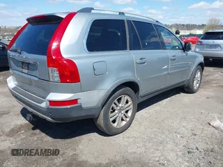 2011 Volvo XC90 I6 with VIN YV4952CZ5B1580676, listed as a IAAI auction lot 41986632 with 260,694 mi miles and . Bid and sale history available at DreamBid. Image 4.