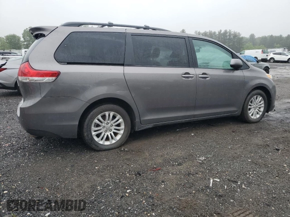 2012 Toyota Sienna XLE AAS с VIN 5TDYK3DC0CS191178, выставлен на аукционе Copart как лот 58292415 с пробегом 88 272 миль миль и Чистый • Clean title. История ставок и продаж доступна на DreamBid. Изображение 3.