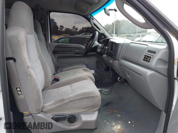 2003 Ford F-350 XL z VIN 1FTSW31P53ED77760, wystawiony jako IAAI lot #41656643 z przebiegiem 176 489 mil mil oraz . Historia ofert i sprzedaży dostępna na DreamBid. Obrazek 5.