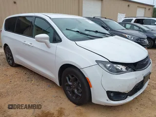 2018 Chrysler Pacifica Touring Plus with VIN 2C4RC1FG5JR287268, listed as a IAAI auction lot 42208739 with 114,294 mi miles and . Bid and sale history available at DreamBid. Image 1.