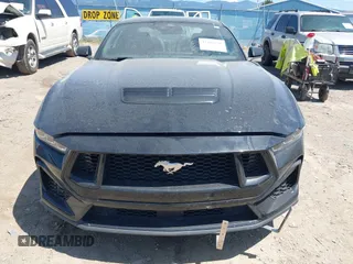 2024 Ford Mustang GT z VIN 1FA6P8CFXR5422836, wystawiony jako IAAI lot #42485136 z przebiegiem 8 437 mil mil oraz . Historia ofert i sprzedaży dostępna na DreamBid. Obrazek 13.
