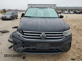 2022 Volkswagen Tiguan S z VIN 3VV1B7AX9NM034513, wystawiony jako Copart lot #43019025 z przebiegiem 71 010 mil mil oraz Szkoda całkowita • Salvage title. Historia ofert i sprzedaży dostępna na DreamBid. Obrazek 5.