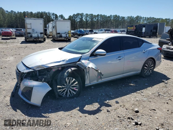2023 Nissan Altima SV z VIN 1N4BL4DVXPN364779, wystawiony jako Copart lot #47776135 z przebiegiem 68 324 mil mil oraz Szkoda całkowita • Salvage title. Historia ofert i sprzedaży dostępna na DreamBid. Obrazek 1.