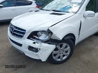 2006 Mercedes-Benz M 350 z VIN 4JGBB86E76A103158, wystawiony jako IAAI lot #42215812 z przebiegiem 212 878 mil mil oraz . Historia ofert i sprzedaży dostępna na DreamBid. Obrazek 6.