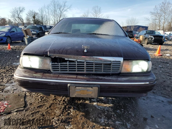 1996 Chevrolet Caprice 1SA Special Value z VIN 1G1BL52W3TR156945, wystawiony jako Copart lot #86470784 z przebiegiem 166 584 mil mil oraz Szkoda całkowita • Salvage title. Historia ofert i sprzedaży dostępna na DreamBid. Obrazek 5.