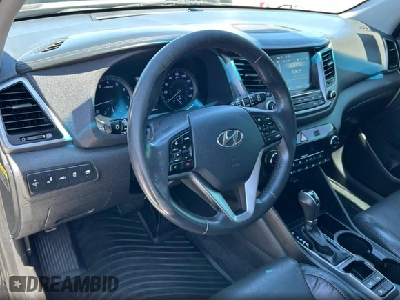 2016 Hyundai Tucson Limited z VIN KM8J33A27GU086516, wystawiony jako Copart lot #57729515 z przebiegiem 207 149 mil mil oraz Czysty tytuł • Clean title. Historia ofert i sprzedaży dostępna na DreamBid. Obrazek 9.