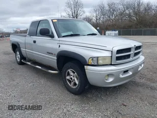 2001 Dodge 1500 with VIN 3B7HC13Y21G785412, listed as a IAAI auction lot 41845813 with 222,246 mi miles. Bid and sale history available at carsss.com. Image 1.