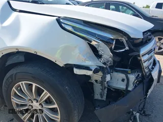2018 Cadillac XT5 Luxury FWD with VIN 1GYKNCRS2JZ174756, listed as a IAAI auction lot 42192036 with 63,684 mi miles and . Bid and sale history available at carsss.com. Image 6.