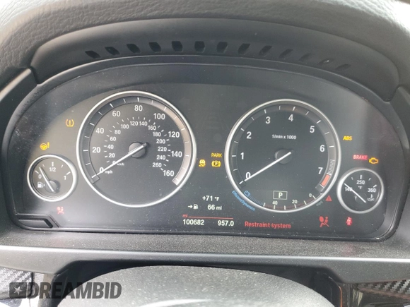 2017 BMW X5 xDrive35i z VIN 5UXKR0C53H0V68419, wystawiony jako Copart lot #54097345 z przebiegiem 100 682 mil mil oraz Szkoda całkowita • Salvage title. Historia ofert i sprzedaży dostępna na DreamBid. Obrazek 9.