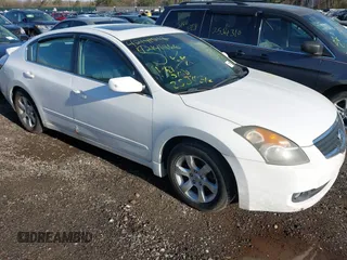 2008 Nissan Altima 2.5 SL with VIN 1N4AL21E48N463670, listed as a IAAI auction lot 42141966 with 999,999 mi miles. Bid and sale history available at carsss.com. Image 1.