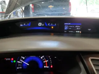 2015 Honda Civic EX-L z VIN 2HGFB2F97FH539744, wystawiony jako Copart lot #56350465 z przebiegiem 167 309 mil mil oraz Szkoda całkowita • Salvage title. Historia ofert i sprzedaży dostępna na DreamBid. Obrazek 9.