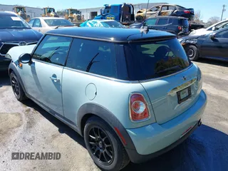 2011 MINI Hardtop with VIN WMWSU3C50BT098662, listed as a IAAI auction lot 41820600 with 109,061 mi miles and . Bid and sale history available at DreamBid. Image 3.
