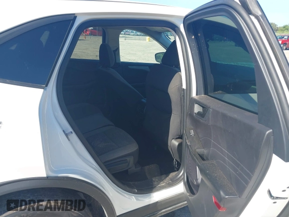 2022 Ford Escape SE z VIN 1FMCU0G64NUB84513, wystawiony jako IAAI lot #42579903 z przebiegiem 44 546 mil mil oraz . Historia ofert i sprzedaży dostępna na DreamBid. Obrazek 8.