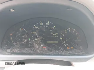 2001 Lexus RX 300 z VIN JTJHF10U810170065, wystawiony jako IAAI lot #42308279 z przebiegiem 310 039 mil mil oraz . Historia ofert i sprzedaży dostępna na DreamBid. Obrazek 7.