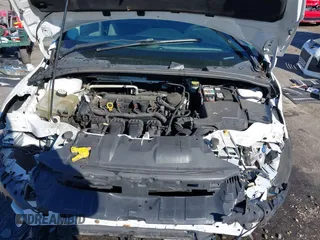 2013 Ford Focus SE with VIN 1FADP3F29DL178636, listed as a IAAI auction lot 40982395 with 1 mi miles. Bid and sale history available at carsss.com. Image 10.