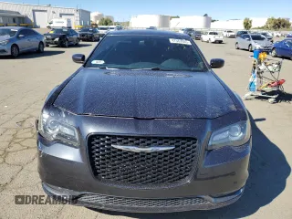 2016 Chrysler 300 with VIN 2C3CCABT4GH220317, listed as a Copart auction lot 47562085 with 110,320 mi miles and Salvage Title. Bid and sale history available at carsss.com. Image 5.
