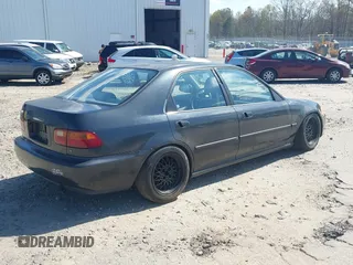 1992 Honda Civic DX z VIN 1HGEG8542NL032175, wystawiony jako IAAI lot #41852754 z przebiegiem 279 877 mil mil oraz . Historia ofert i sprzedaży dostępna na DreamBid. Obrazek 4.