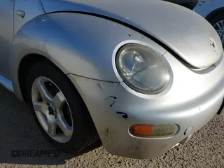 2000 Volkswagen Beetle GLS с VIN 3VWCA21C2YM439205, выставлен на аукционе IAAI как лот 41678418 с пробегом 184 429 миль миль и . История ставок и продаж доступна на DreamBid. Изображение 6.