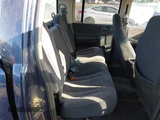 2004 Dodge Dakota Sport with VIN 1D7HG38K04S709680, listed as a IAAI auction lot 41993412 with 123,439 mi miles. Bid and sale history available at carsss.com. Image 8.