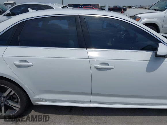 2017 Audi A4 Premium Plus z VIN WAUENAF45HN024586, wystawiony jako IAAI lot #42065676 z przebiegiem 106 709 mil mil oraz . Historia ofert i sprzedaży dostępna na DreamBid. Obrazek 13.
