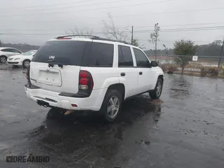2008 Chevrolet TrailBlazer LT w/1LT with VIN 1GNDS13S582141510, listed as a IAAI auction lot 41306128 with 168,745 mi miles. Bid and sale history available at carsss.com. Image 4.