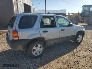 2003 Ford Escape XLT Popular 2 with VIN 1FMYU93153KB10093, listed as a Copart auction lot 48256245 with 193,186 mi miles and Clean Title. Bid and sale history available at carsss.com. Image 3.