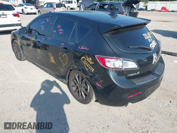 2012 Mazda 3 S Grand Touring z VIN JM1BL1M63C1583005, wystawiony jako IAAI lot #42657793 z przebiegiem 117 212 mil mil oraz . Historia ofert i sprzedaży dostępna na DreamBid. Obrazek 3.