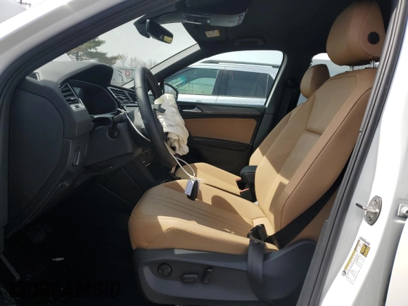 2024 Volkswagen Tiguan SE with VIN 3VV3B7AX8RM170856, listed as a Copart auction lot 51723495 with 3,246 mi miles and Clean title. Bid and sale history available at DreamBid. Image 7.