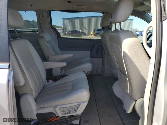 2010 Chrysler Town & Country Touring with VIN 2A4RR5D19AR150994, listed as a Copart auction lot 43035175 with 262,221 mi miles and Salvage Title. Bid and sale history available at carsss.com. Image 11.