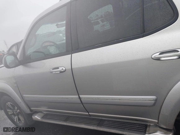 2006 Toyota Sequoia SR5 with VIN 5TDZT34A36S283826, listed as a IAAI auction lot 41724243 with 147,787 mi miles. Bid and sale history available at carsss.com. Image 15.