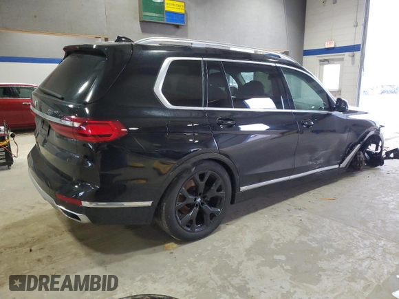2020 BMW X7 xDrive40i with VIN 5UXCW2C02L9B60336, listed as a Copart auction lot 42796695 with 81,129 mi miles and Salvage Title. Bid and sale history available at carsss.com. Image 3.