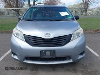 2013 Toyota Sienna L with VIN 5TDZK3DC9DS298333, listed as a IAAI auction lot 41941011 with 141,021 mi miles. Bid and sale history available at carsss.com. Image 12.
