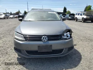 2013 Volkswagen Jetta SE with VIN 3VWDP7AJXDM281723, listed as a Copart auction lot 57235725 with 128,157 mi miles and Salvage title. Bid and sale history available at DreamBid. Image 5.