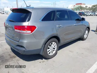2017 Kia Sorento LX with VIN 5XYPG4A35HG284788, listed as a IAAI auction lot 41966692 with 68,692 mi miles. Bid and sale history available at carsss.com. Image 4.