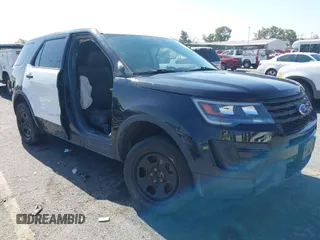 2019 Ford Police Interceptor Utility z VIN 1FM5K8AR8KGB55137, wystawiony jako IAAI lot #42301635 z przebiegiem 40 846 mil mil oraz . Historia ofert i sprzedaży dostępna na DreamBid. Obrazek 1.