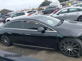 2024 Mercedes-Benz EQS 450 z VIN W1KCG2EB5RA046256, wystawiony jako IAAI lot #41203235 z przebiegiem 5 332 mil mil oraz . Historia ofert i sprzedaży dostępna na DreamBid. Obrazek 14.
