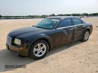 2010 Chrysler 300 Touring z VIN 2C3CA5CV0AH125757, wystawiony jako Copart lot #57422895 z przebiegiem 184 101 mil mil oraz Szkoda całkowita • Salvage title. Historia ofert i sprzedaży dostępna na DreamBid. Obrazek 1.