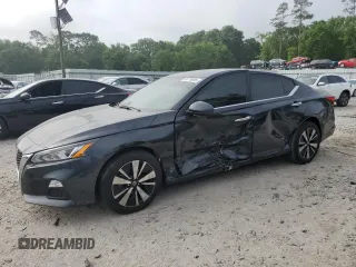 2022 Nissan Altima SV z VIN 1N4BL4DV8NN394103, wystawiony jako Copart lot #54716895 z przebiegiem 61 754 mil mil oraz Szkoda całkowita • Salvage title. Historia ofert i sprzedaży dostępna na DreamBid. Obrazek 1.