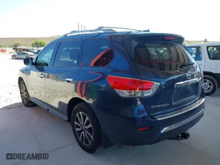 2014 Nissan Pathfinder SV with VIN 5N1AR2MN7EC639697, listed as a IAAI auction lot 42039055 with 122,625 mi miles. Bid and sale history available at carsss.com. Image 3.